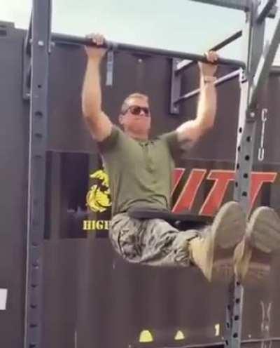 Military man does insane abdominal (and other muscle group) workout