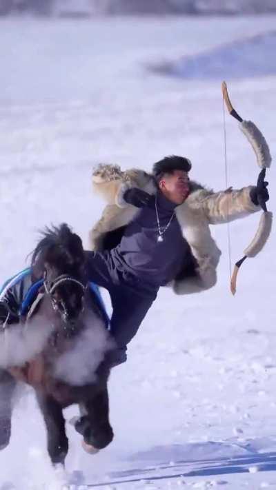 This horse archery posture, armed with bow and arrow and able to shoot while riding from horseback