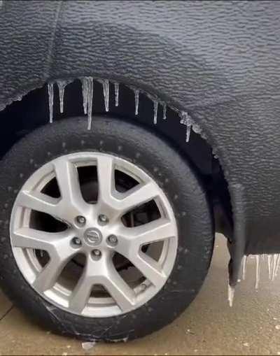 The way the ice is breaking away from the tyre