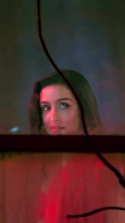 Shraddha Kapoor in Khoobsurat song 