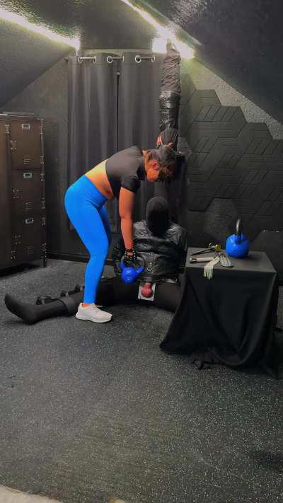 Blissfulshock- Testing out my new leggings for a future kicking only session by this ballbusting workout session. 25lbs and 35lbs kettlebells were used. Don't recommend for safety by the way :)