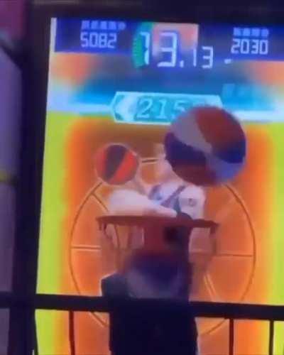 Curry spotted in the gaming zone…