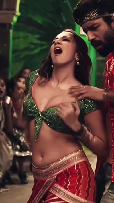 Kiara advani hot shake