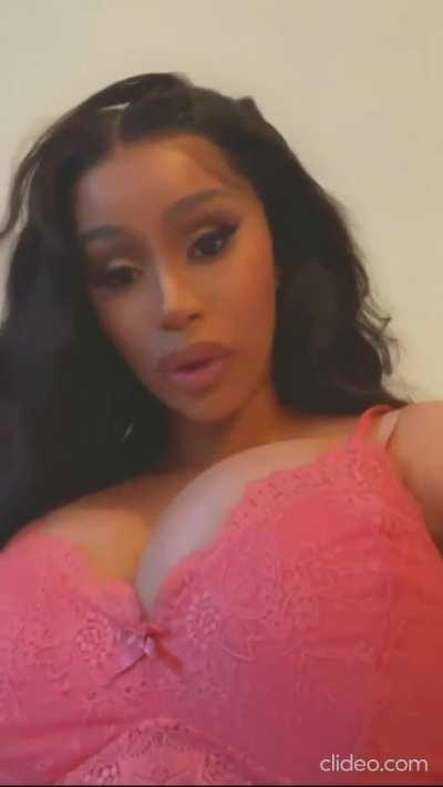 Cardi Boobs