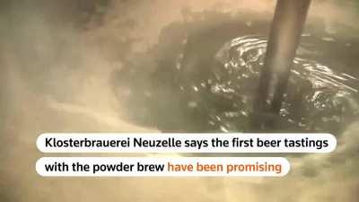 A brewery in Eastern Germany has developed a beer in powder form to reduce the heavy carbon footprint of beer exports.