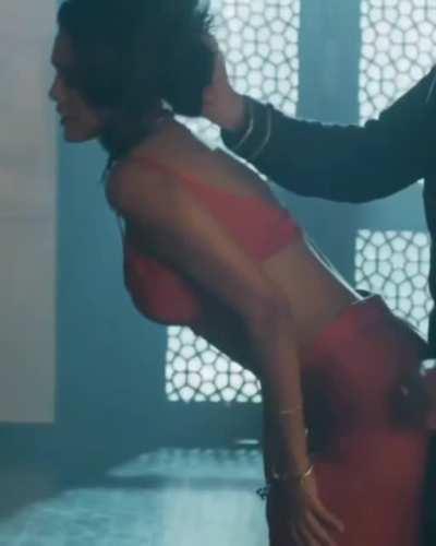 Esha Gupta 🍎 Grinding On Lord Bobby 🥵