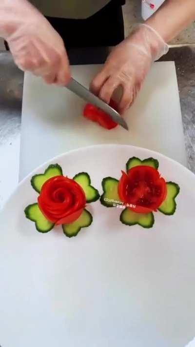 Making a tomato flower garnish