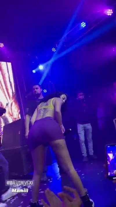 Malu Trevejo Twerking During Live Concert