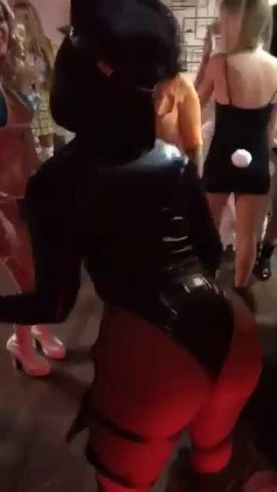 Demi shaking her big ass