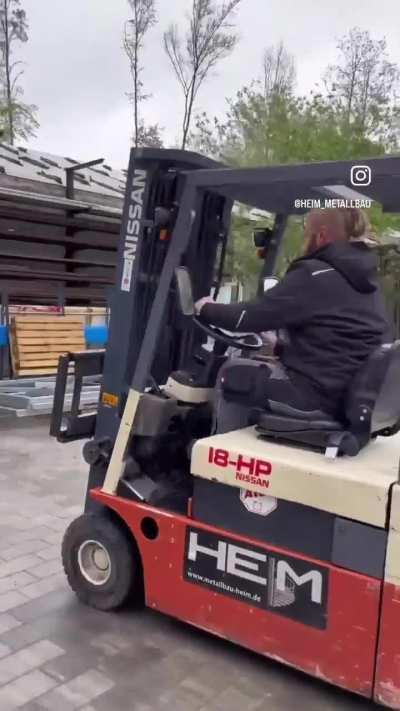 Bad Bitches love forklift drivers 