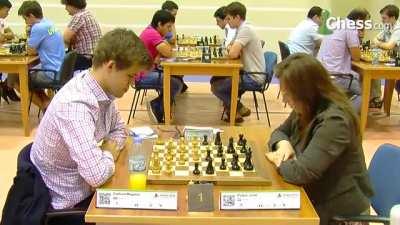 Two 'Hand Motion Synchronising' Streak of Magnus Carlsen (FIDE Chess Rank 1) with Ehsan Ghaem Maghami on the Background | Magnus Carlsen vs Judit Polgar (FIDE World Blitz Championship, 20 June 2014)