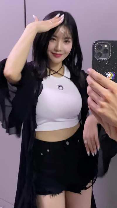 Kwon Eunbi