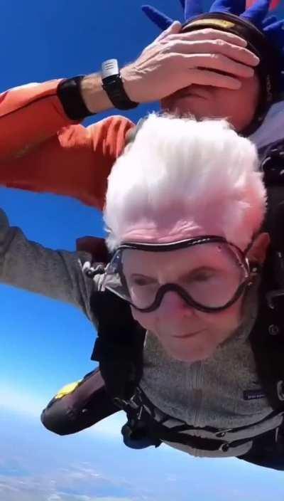 Grandma goes skydiving with her son 