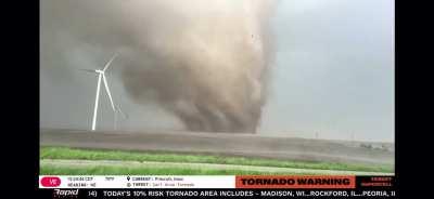 Prescott, IA Tornado destroys windmill on Reed Timmers stream