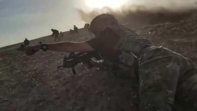 (NSFW) Iraqi soldiers get ambushed by ISIS militants. Date/location unknown.