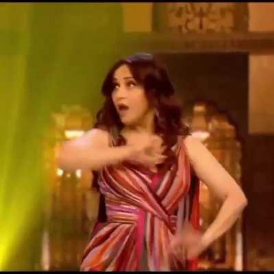 Madhuri dixit hot performance 🔥