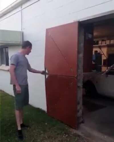 A kinetic door