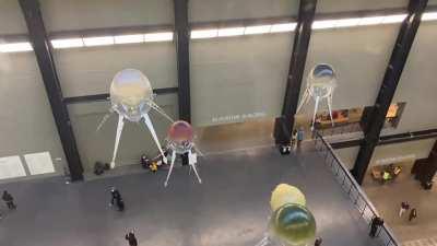 Flying robot jellyfish at the Tate modern!