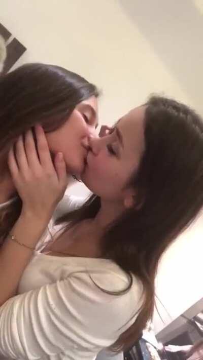 Sapphic Kisses