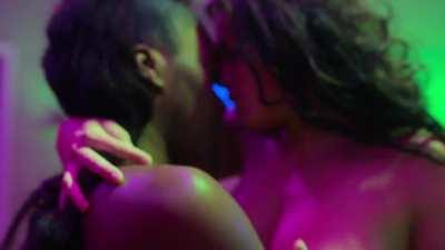 Jade Chynoweth (Odalie) &amp;amp; Rebbi Rosie (Angel) lesbian kiss in Step Up: High Water s03e07