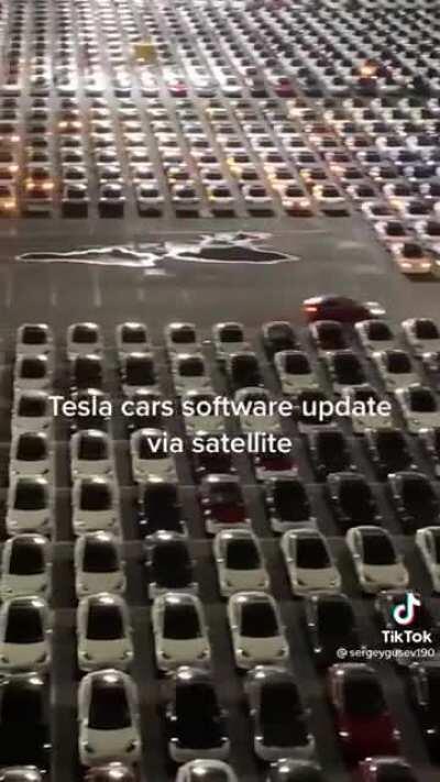 Synchronized Teslas Receiving Software Updates !