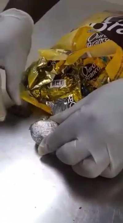 Someone tried to smuggle cocaine disguises as candy with a name that translates as 'White Gold'.