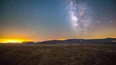 Photographer stabilized camera in a way that shows earth's rotation