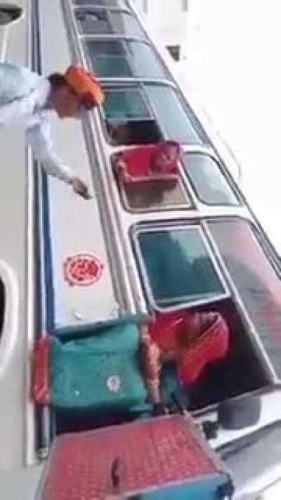 A lady and her bahu get into a crowded bus in Rajasthan. The mother gets a seat. The bahu too searches for one, sees the driver's seat vacant and occupies it. When the driver comes and asks the lady to vacate his seat, she tells him to go behind and sit w