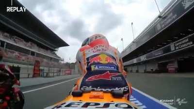 &quot;How much for a slipstream?&quot; Jack Miller to Marc Marquez