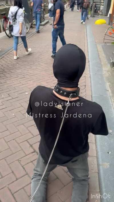 It was so cool to walk a slave through the streets of Amsterdam, people laughed at him and applauded me