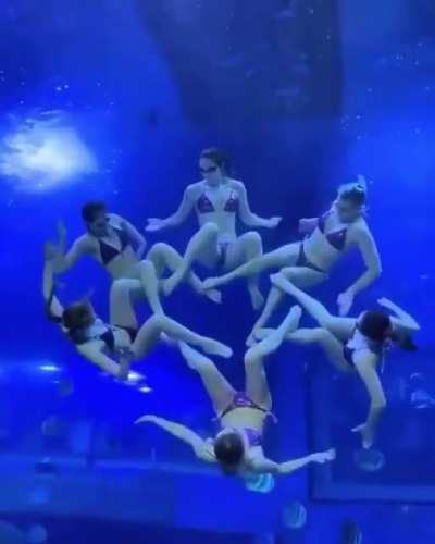 Synchronised swimming underwater