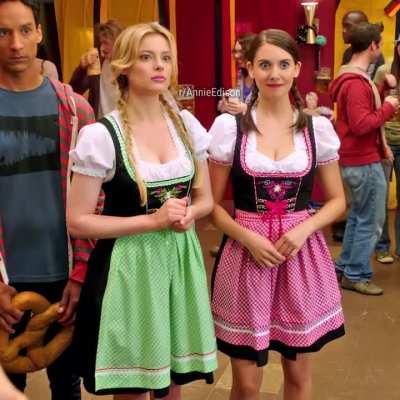 Annie & Britta in dirndl w/ their pigtails