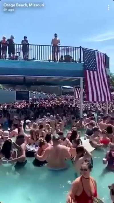 Some celebrities an other pieces of shit celebrate Memorial Day weekend during a pandemic