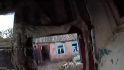 A fragment of the battles in Vovchansk from the camera of officers of the “Safari” assault regiment of the “Lyut” Brigade of the National Policeof Ukraine. Footage includes close range enemy visible shooting of a Russian soldier. July 5, 2024.