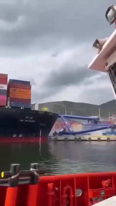 ShipCrashes