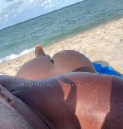 Ebony Public Beach - ðŸ”¥ Ass Beach Big Ass Booty Bouncing Bubble Butt Ebony Outd...