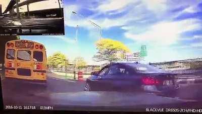 Driver slows to allow school bus and BMW driver reacts...