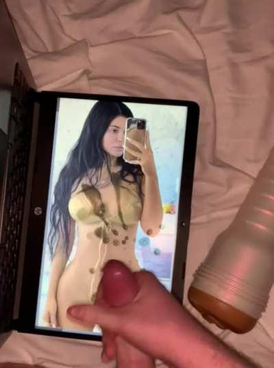 Love fucking my fleshlight to Kylie Jenner