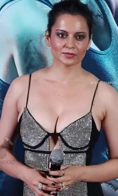 Kangana ranaut cleavage hd