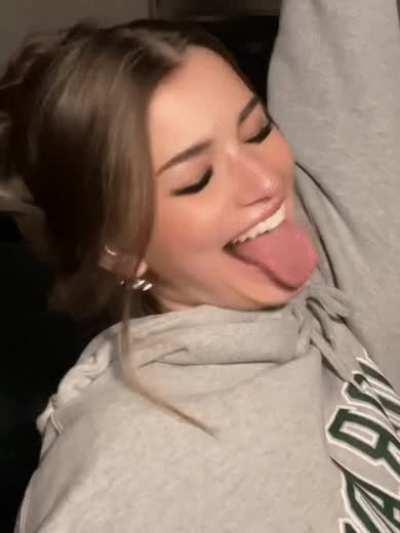 👅❤️