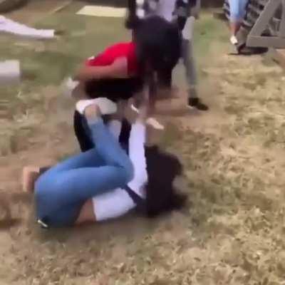 Small Girl Beat Up 2 Girls - Best Girl Fights