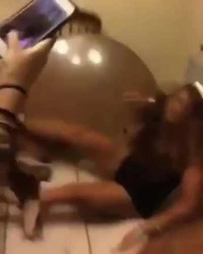 WCGW if I twerk on this dining room table?