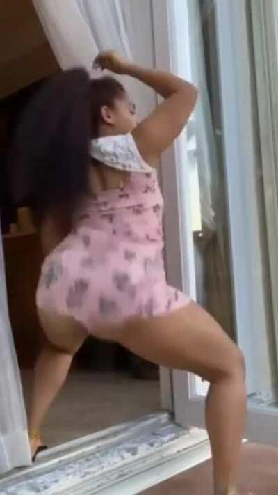 Twerking Queen