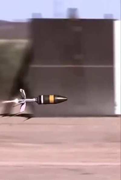 Missile in slow motion appears to ‘split’ the air