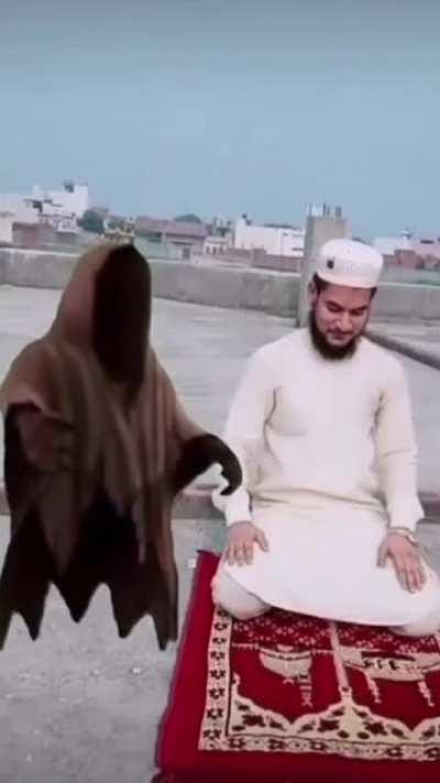 Allah saves guy while praying