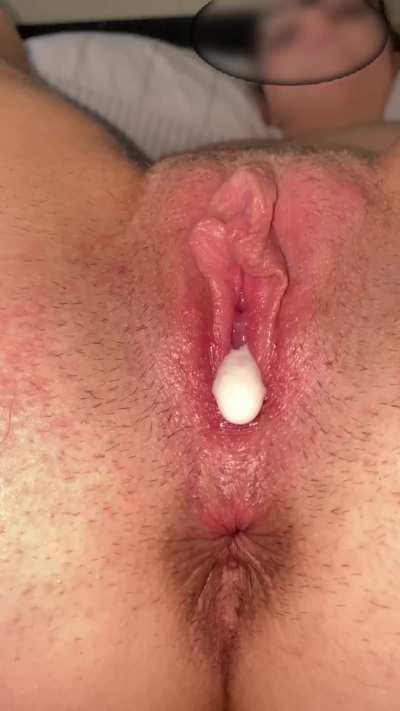 Im fantasising about my pussy being eaton after a creampie… then giving me a kiss after so we can share 😵‍💫🤤