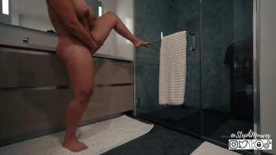 Stephmurves masturbating in a bathroom