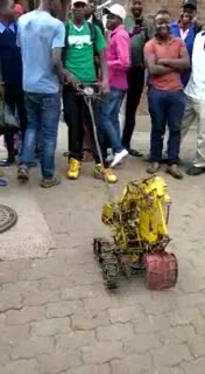 This guy from Zimbabwe makes working construction equipment miniatures using recycled wire and soda cans