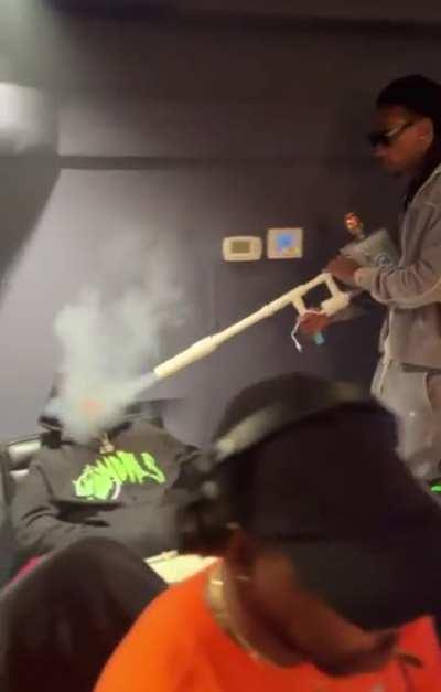 Wiz Khalifa Porn - ðŸ”¥ Wiz Khalifa uses weed gun to get his friend high : That...