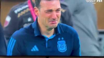 Scaloni at the moment the match ended. Very emotional moment.